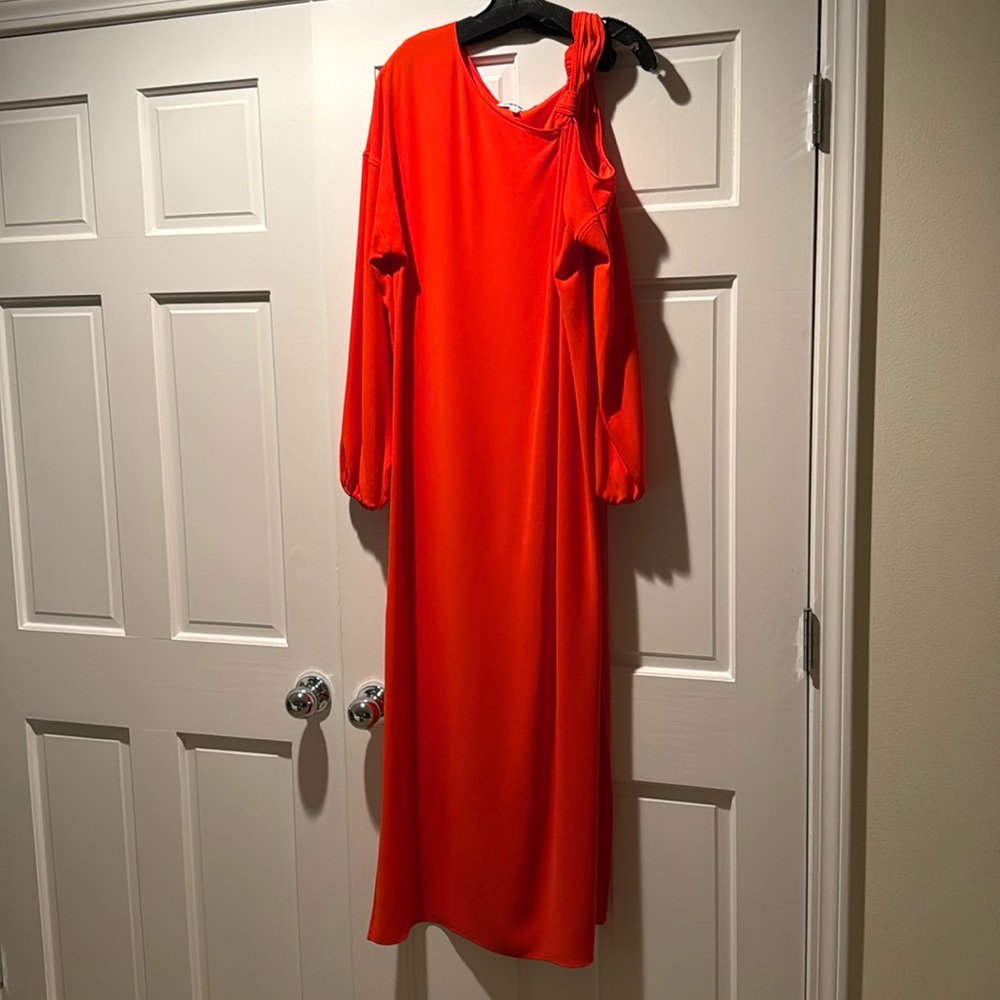 Elizabeth and James long dress, size 6 true to size. Reddish orange color